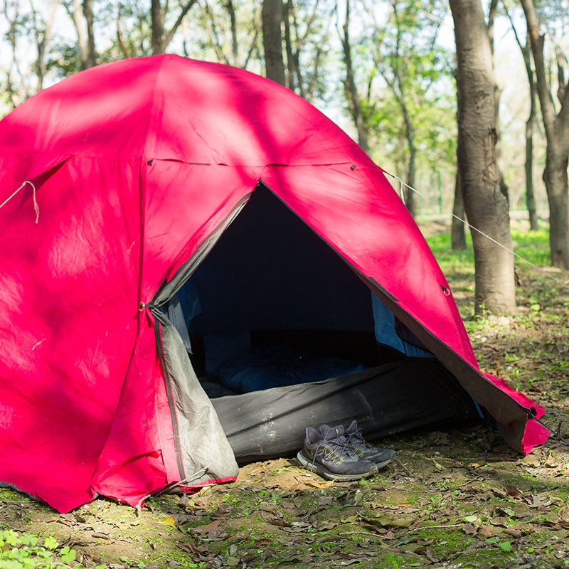 4 person UV and water resistant dual door tent.